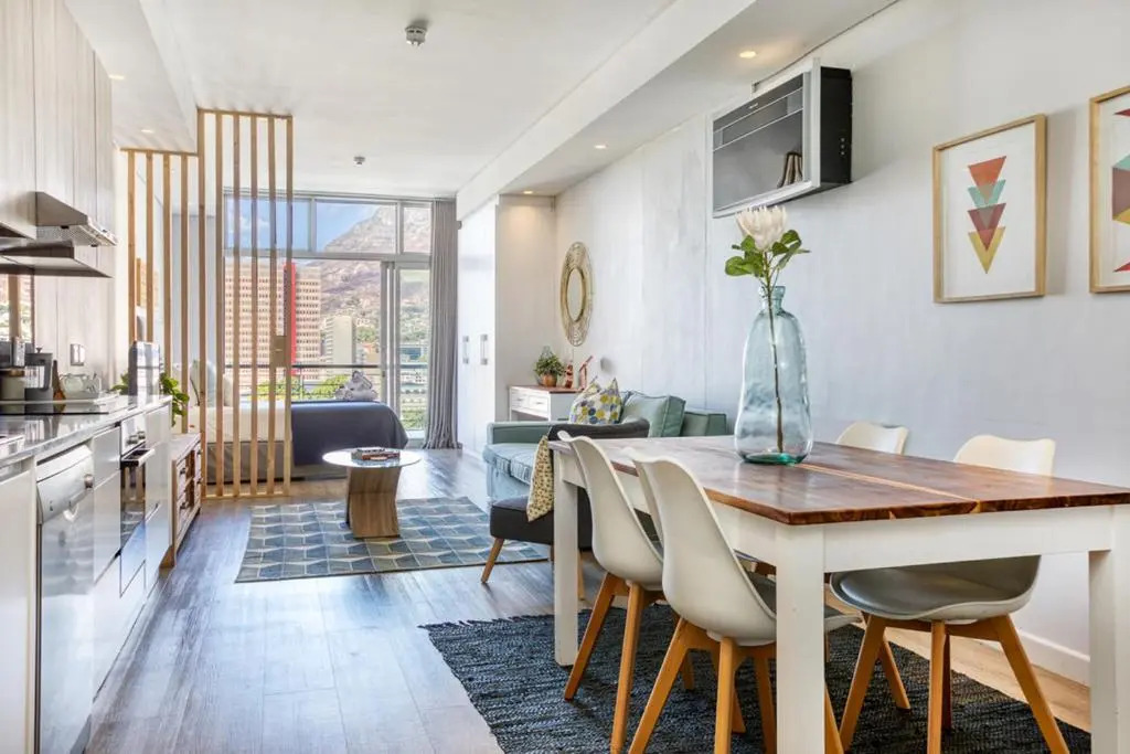 Elegant Modern Apartment near Table Mountain