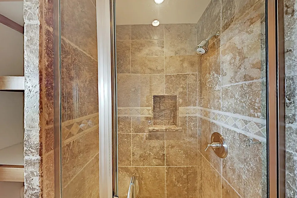 400fairg 3 Bedroom Condo