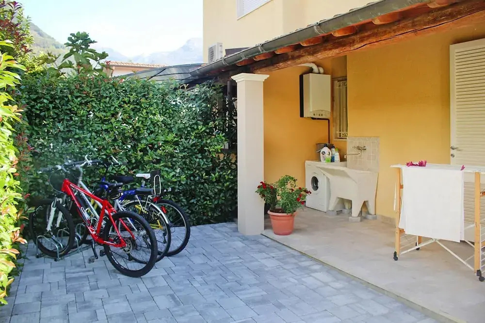 Villa in Camaiore near Sandy Beaches