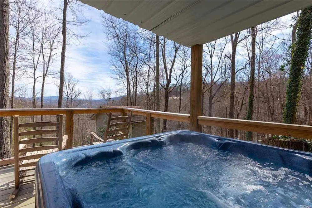 Bear View Chalet Three Bedroom Cabin