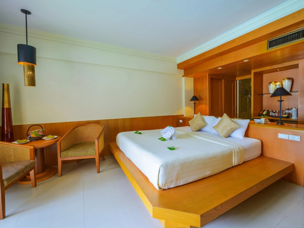 Seaview Patong Hotel