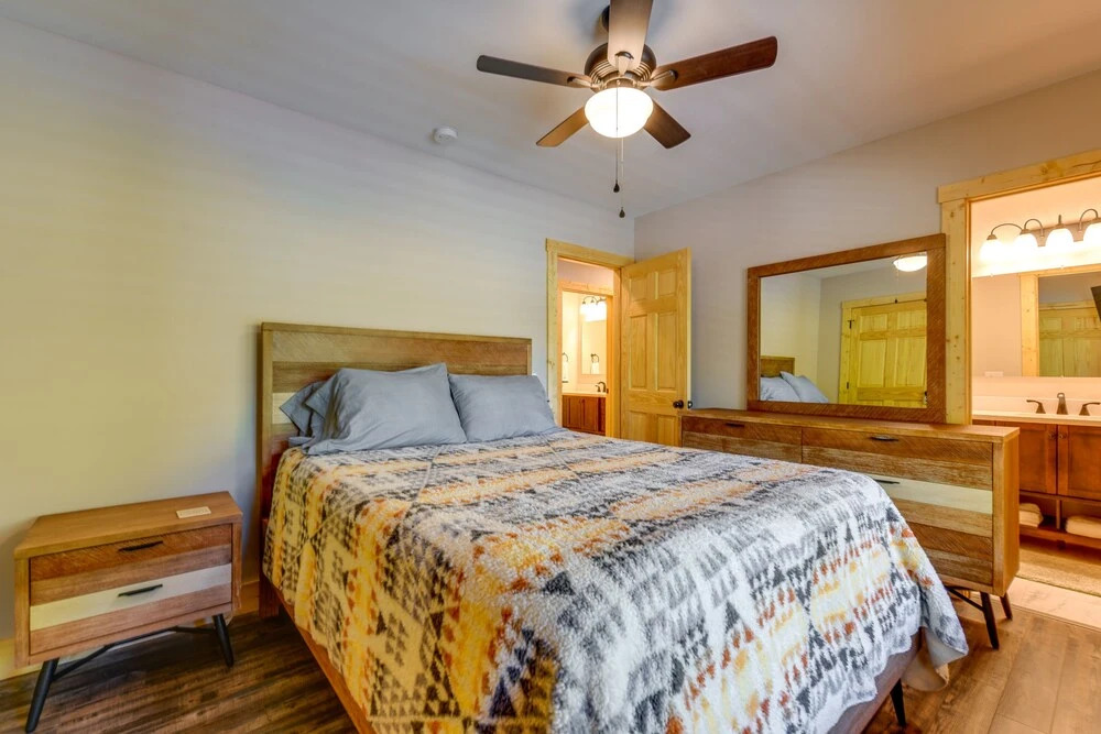 Maggie Valley Cabin 4 Mi to Cataloochee Ski Area!