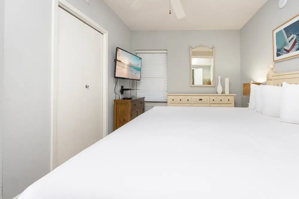 Phoenix X 205 1 Bedroom Condo