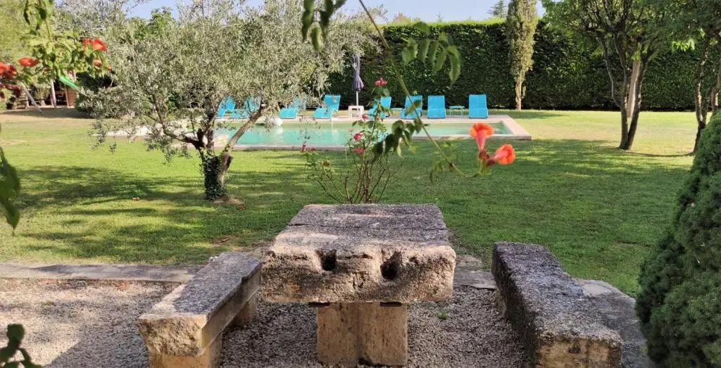 Très beau Mas Provençal avec Piscine Privée Chauffée située aux Vignères, en campagne proche de l'Isle sur La Sorgue au cœur du Luberon, 10 personnes, LS2-259 Alemando
