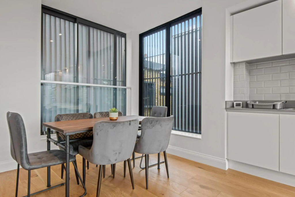Capacious Three Bed Apartment in Slindon Court