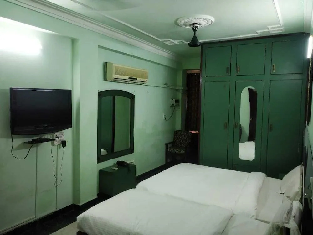 Hotel Green Palace