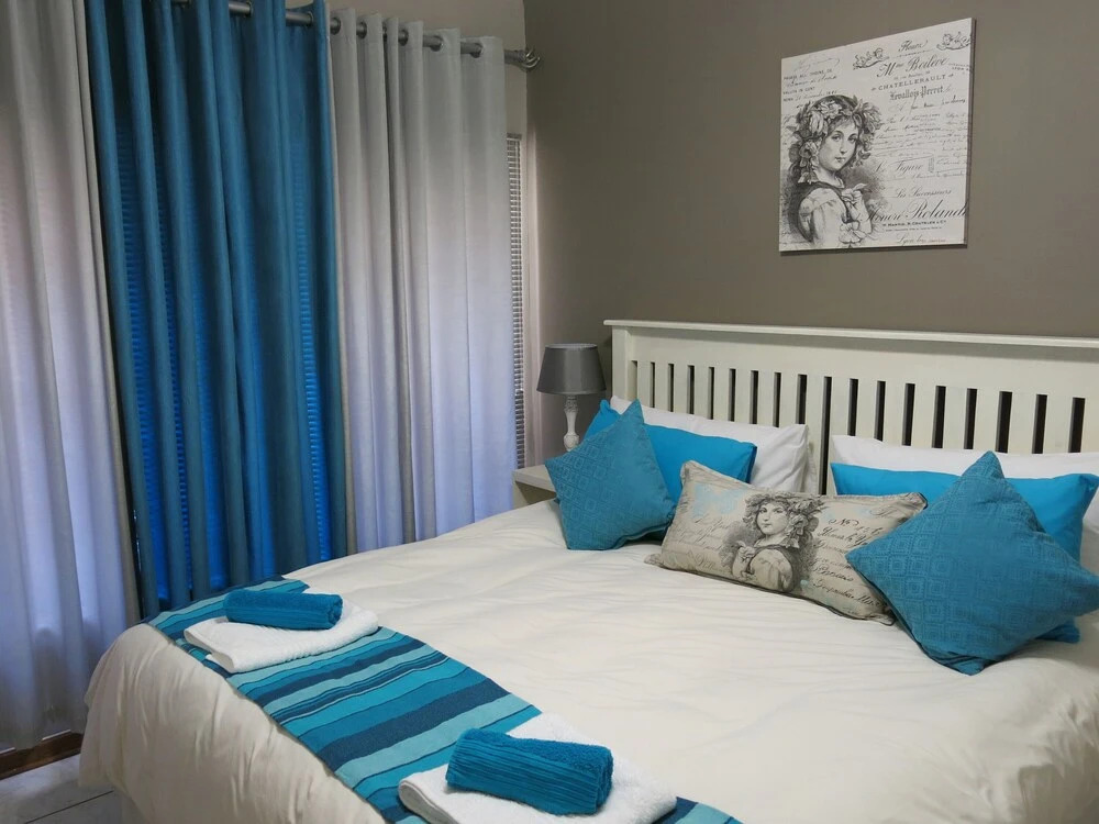 Cherry Lane Self Catering BB - 1 Bedroom Bathroom With Shower for 4 Guests