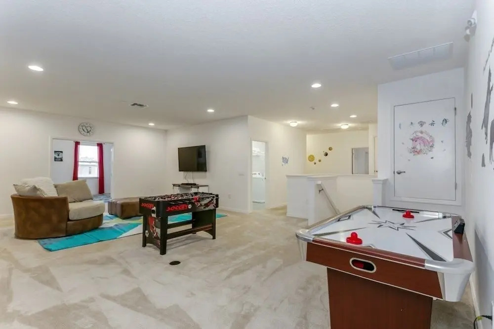 6028bod 14 Bedroom Home