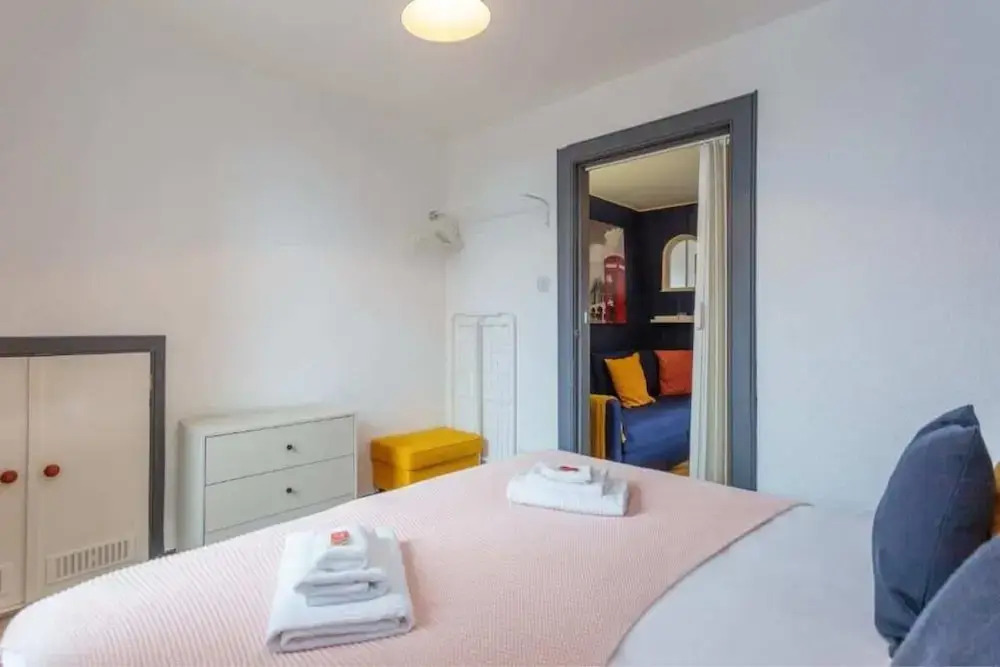 1 Bedroom Scottish Cottage-on Street Parking