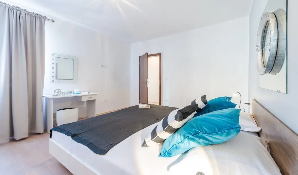 Apartments Villa Made 4U