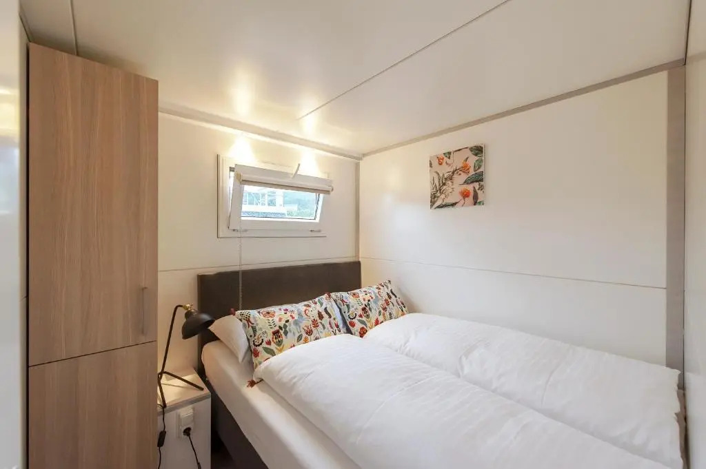Tiny floating house, Mallorca