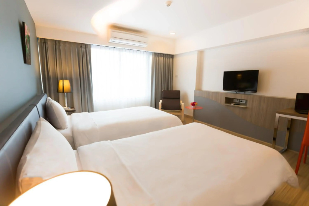 Grand Tower Inn Sathorn Hotel