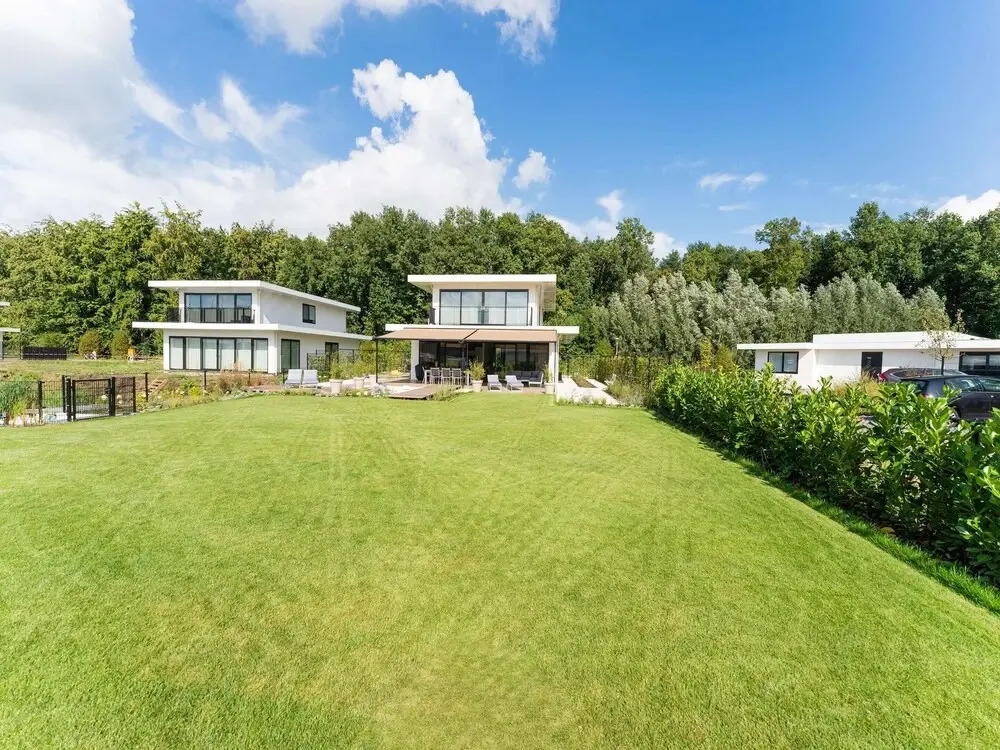 Luxury Water Villa in Harderwold With Jetty