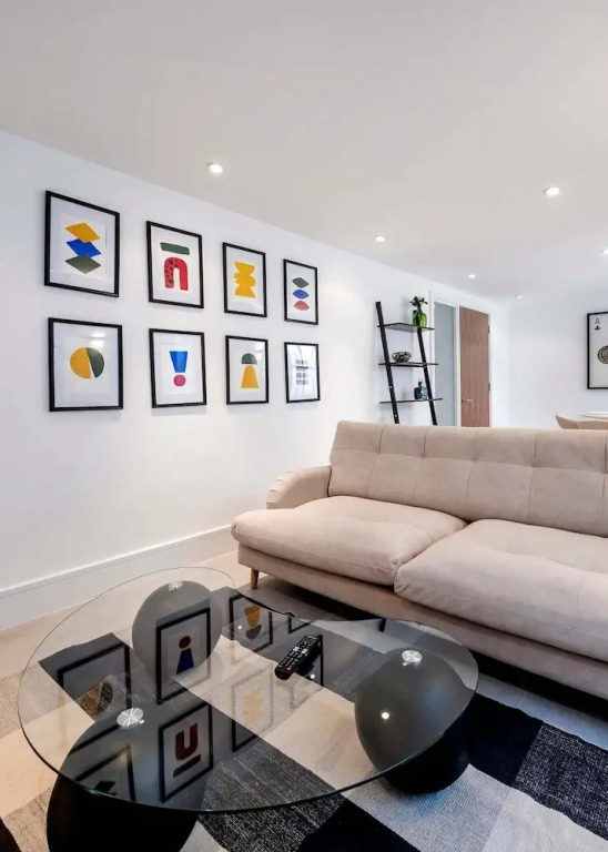 The Urban Minimalist- Notting Hill 2 Bed