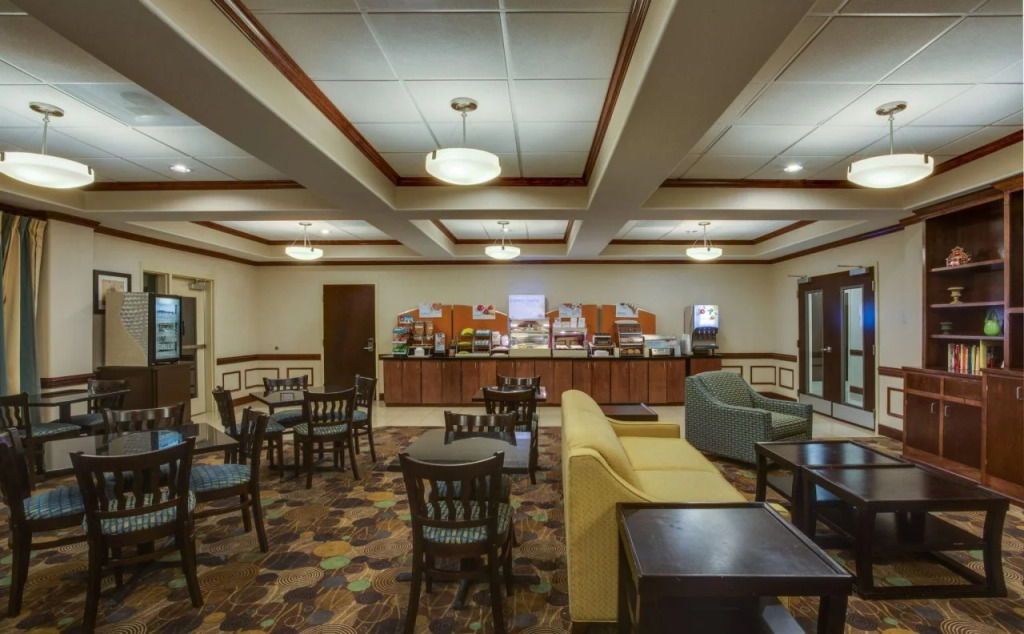 Holiday Inn Express & Suites Moultrie by IHG