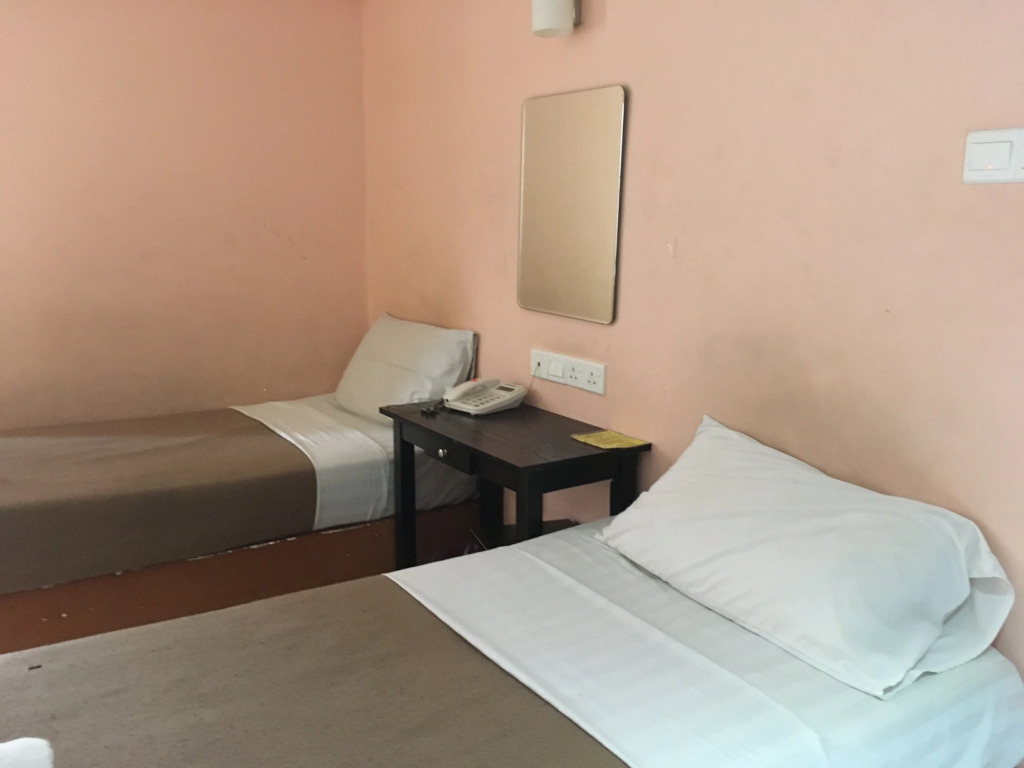 Red Apple Hotel