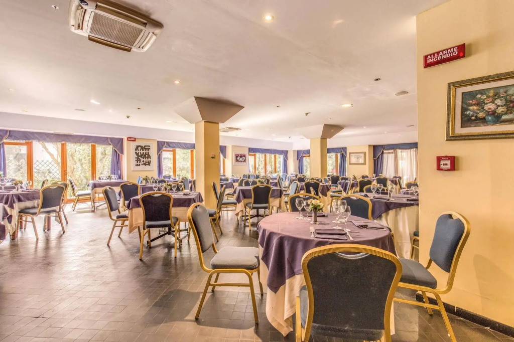 Marina Club Hotel