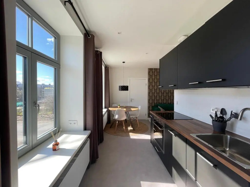 Beautiful 2-bedroom apartment 5 min from center with free parking