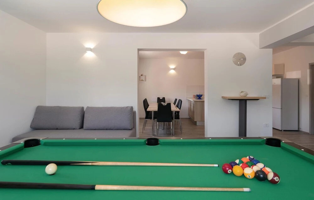 Awesome Home In Loborika