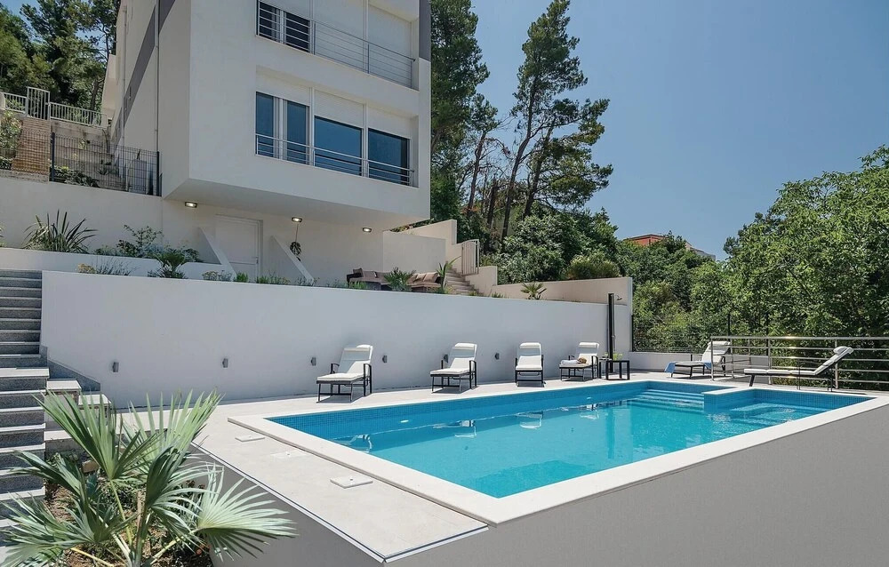 Luxurious Home In Podstrana