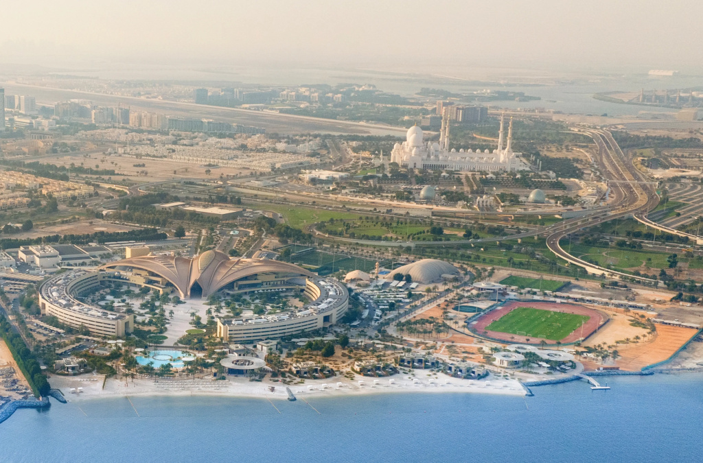 Курортный отель ERTH Abu Dhabi Hotel