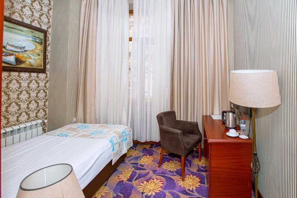 Clover Hotel F1 View
