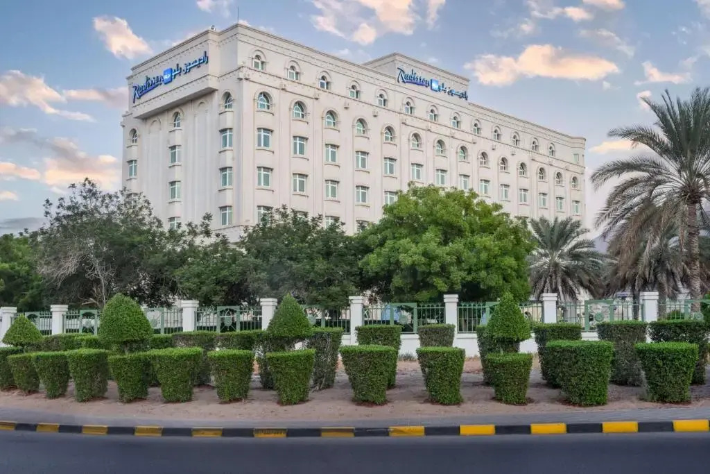 Отель Radisson Blu Hotel, Muscat
