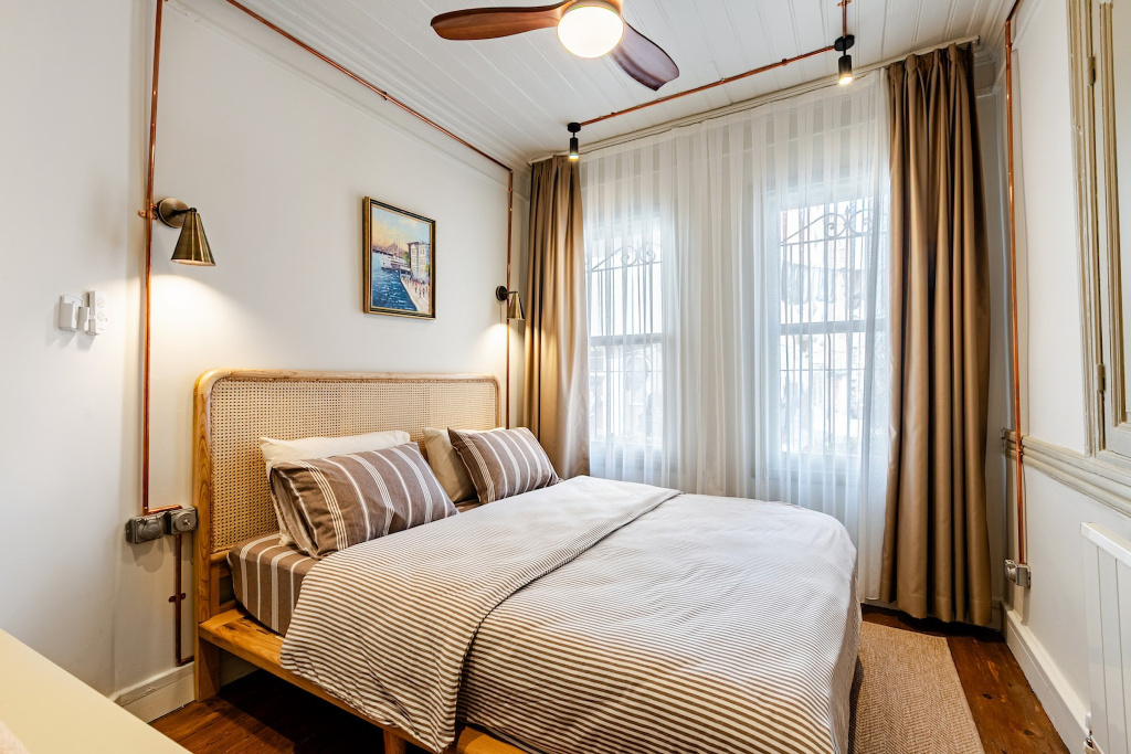 Квартира Two-Bedroom in Historic Mansion Old Town