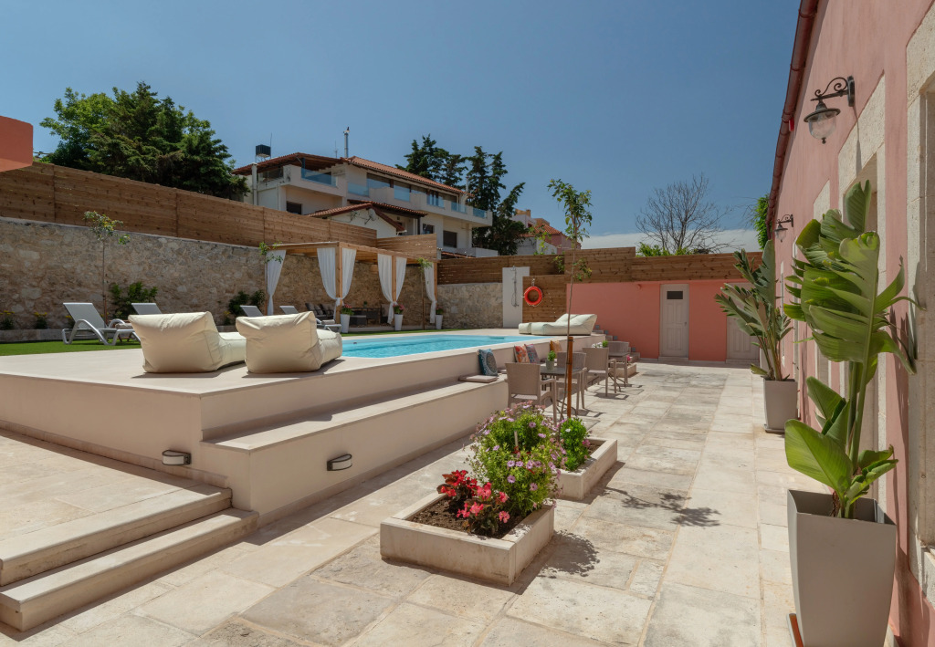 Вилла Arhontiko Arhanes an Authentic Cretan Mansion for 12 Guests