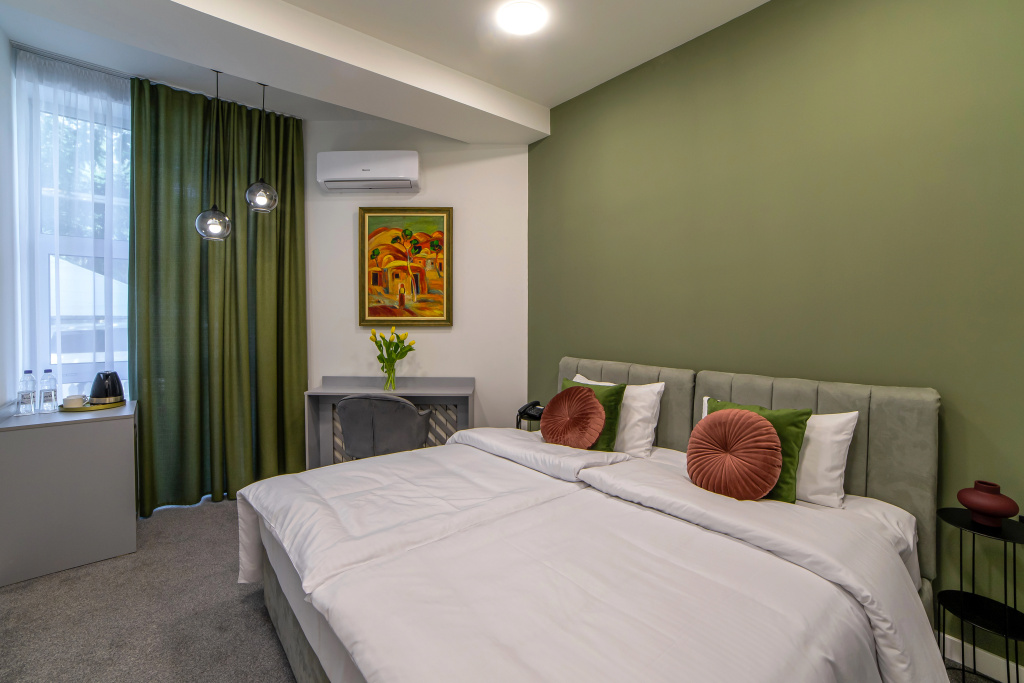 Benefice Hotel Yerevan-通緝