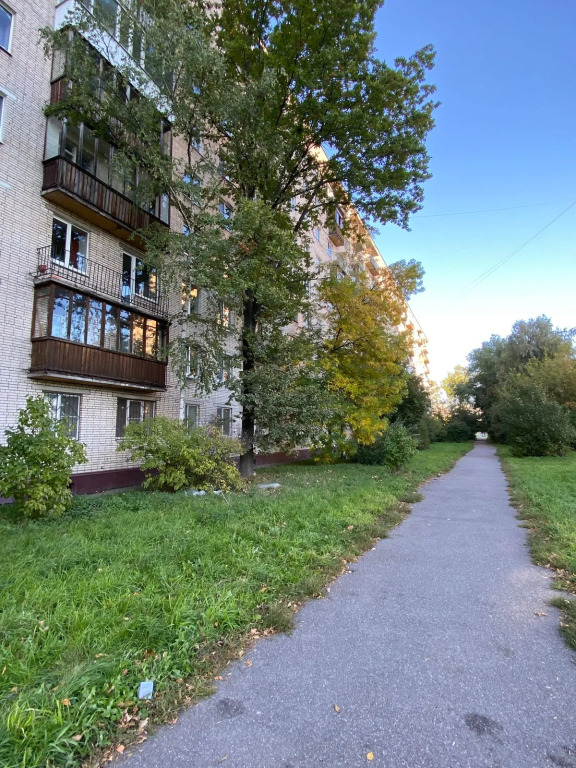 U Zhd Stantsii Prospekt Slavyi Apartments