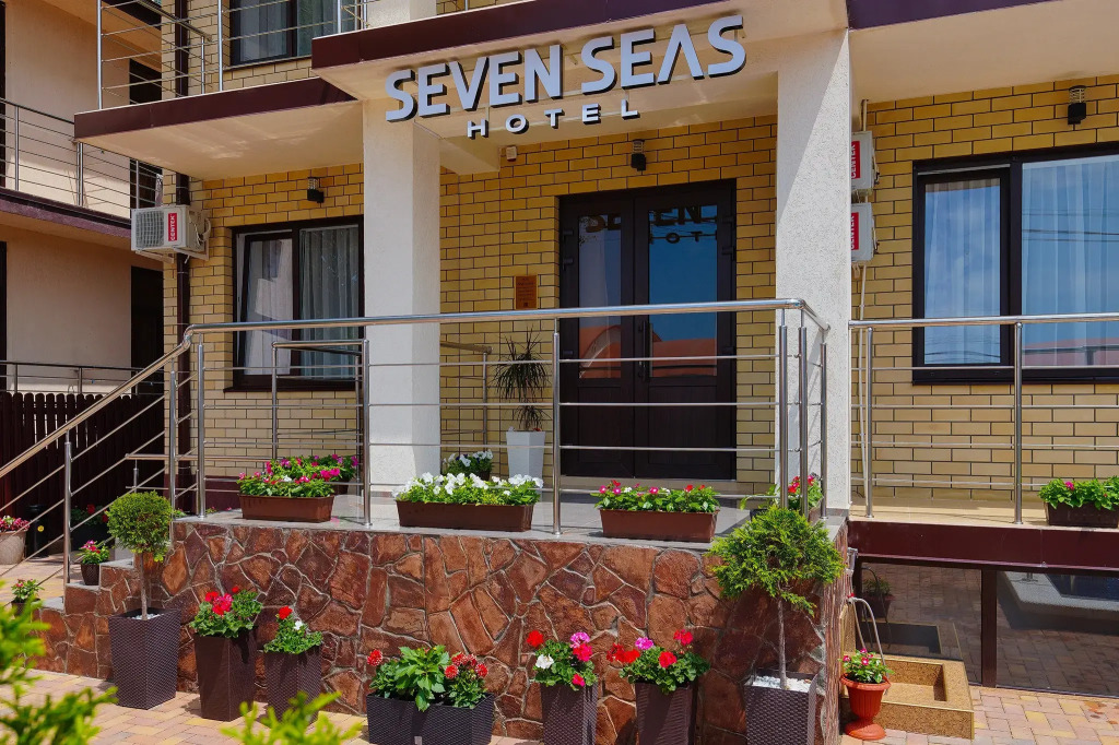 Seven Seas Hotel