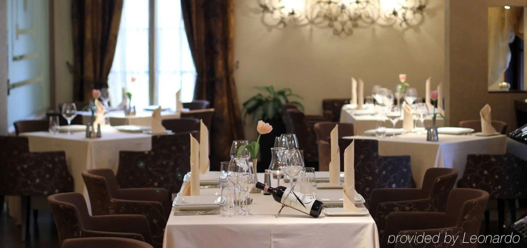 MonarC Hotel