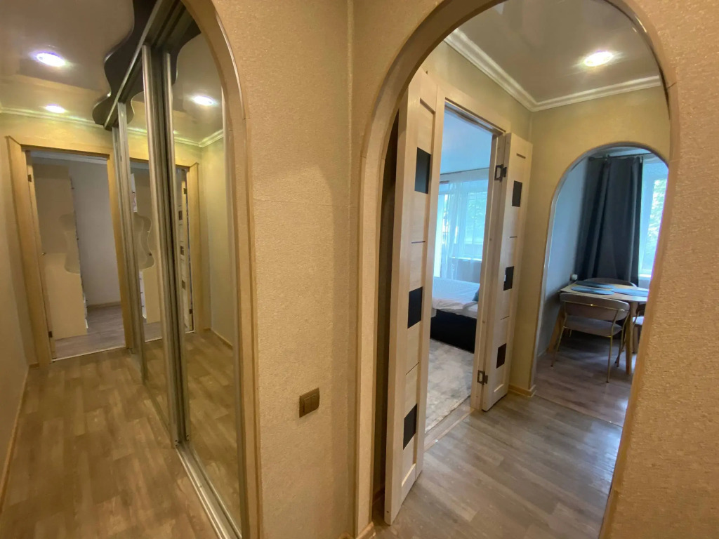 Квартира Двухкомнатная с балконом на Владивостокской от WELCOME HOME Aparts & Tours