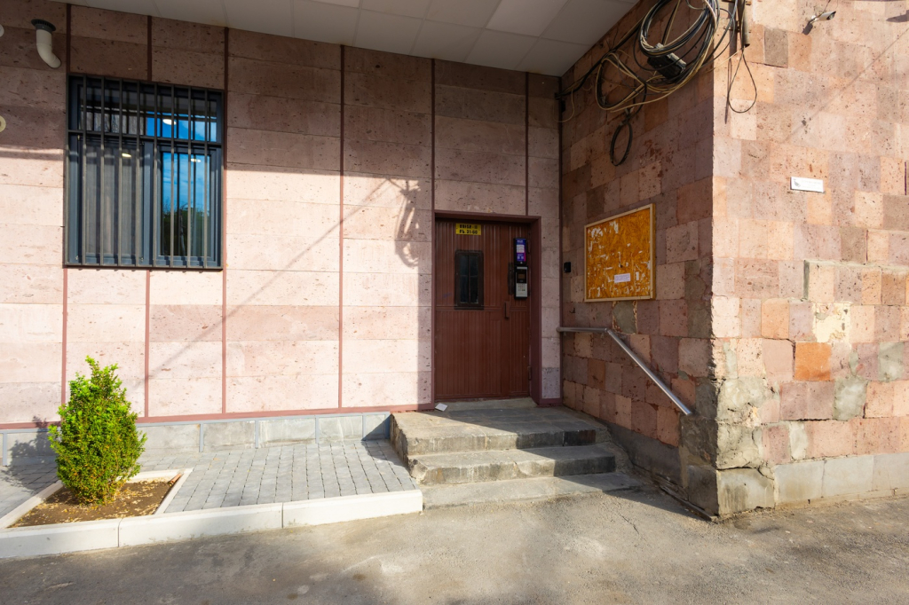 Апартаменты Stay Inn on Saryan Street 33-B