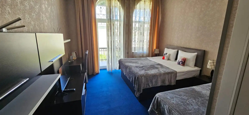 Отель NH Old City Hotel