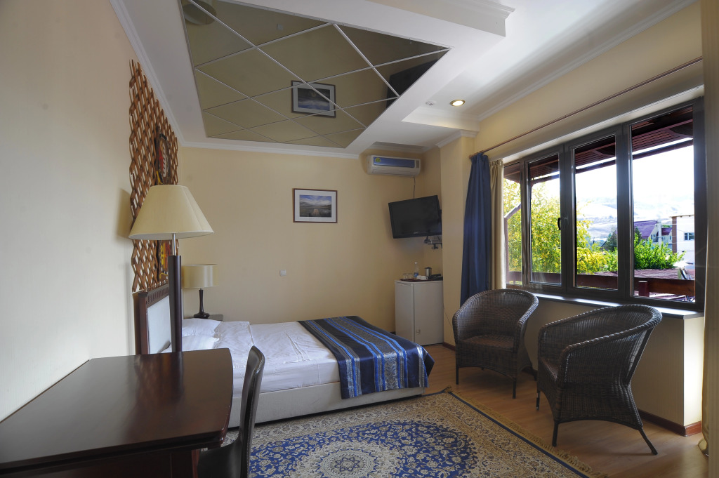 Tian-Shan Hotel