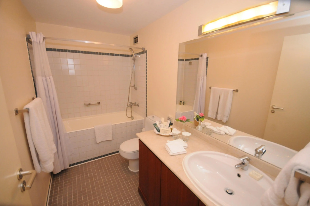 Отель Cairo World Trade Center Hotel & Residences