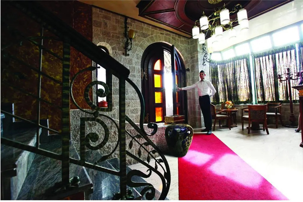 Dinasty Hotel