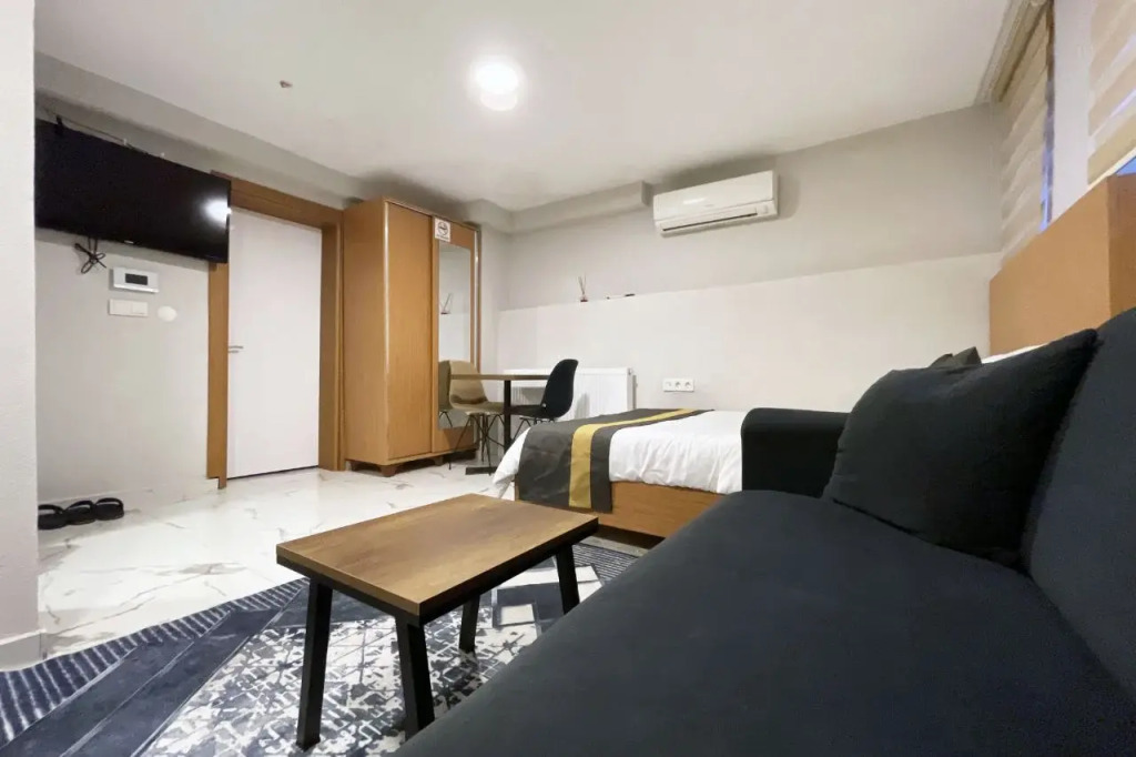 Апартаменты Basement With Fast WiFi And AC