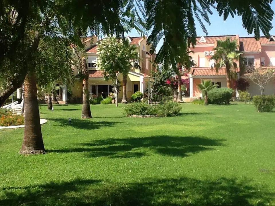 Апартаменты Akdenizevleri  2+1 garden floor