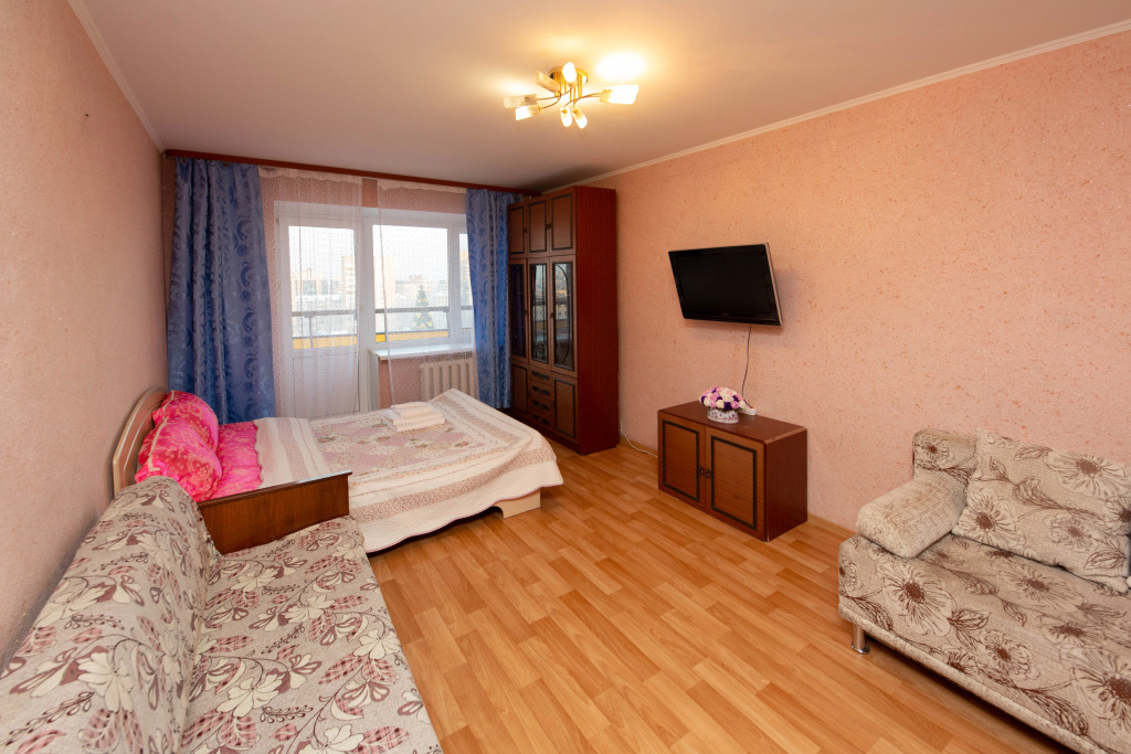 Квартира 1 комнатная квартира улица Республики 92