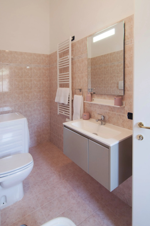 Exclusive Suite with Private Spa Jacuzzi J508L in Panoramic Garden - Roma vicino Ostia Mare