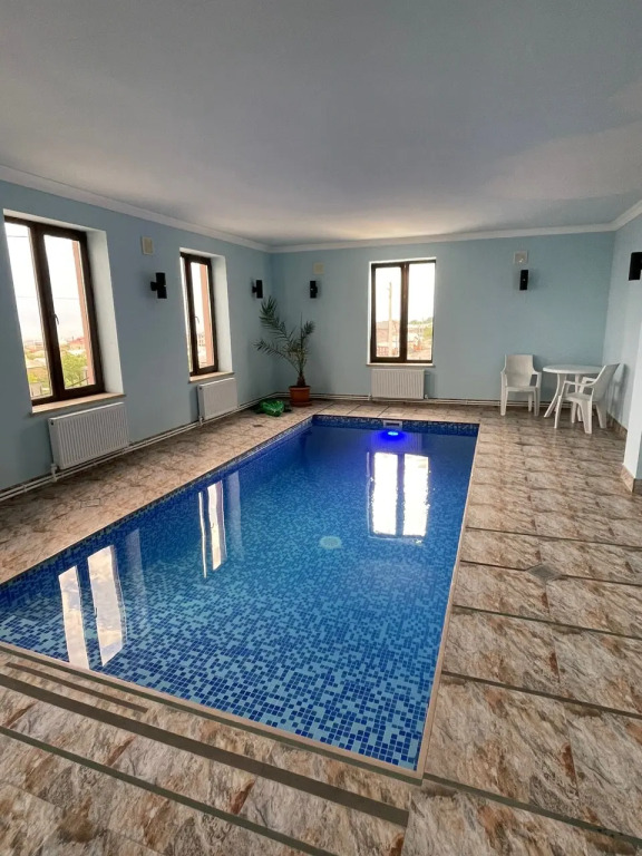 Decca Hotel