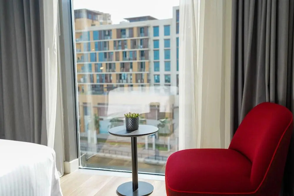 Отель IntercityHotel Dubai Jaddaf Waterfront