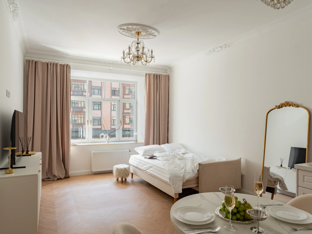 Квартира RoomyRoom Белая Орхидея у метро Приморская