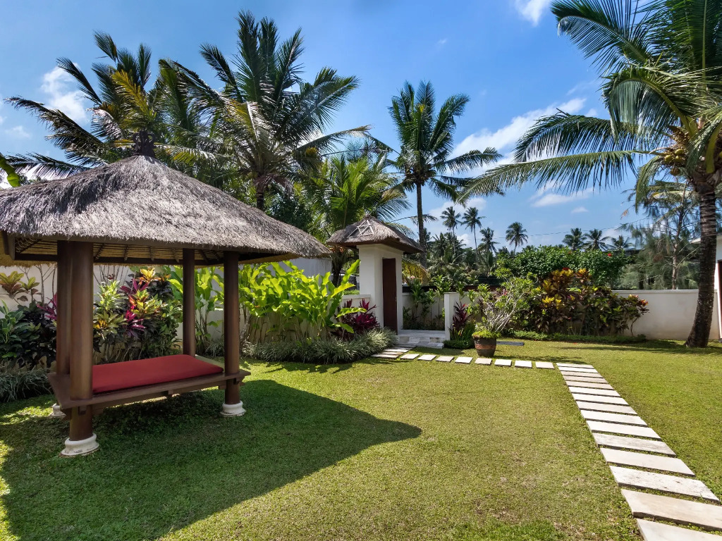 Villa Candi Kecil Tiga by Villa Finder