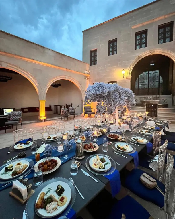 Four Mansions Hotel
