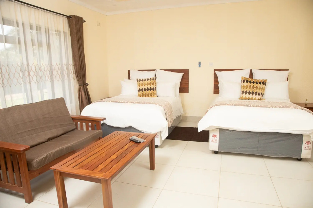 Отель Khayalethu Garden Lodges
