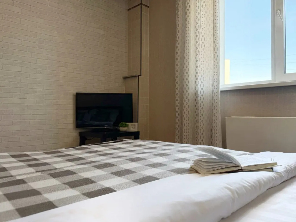 Квартира Konstantinov Apartments на Адриена Лежена